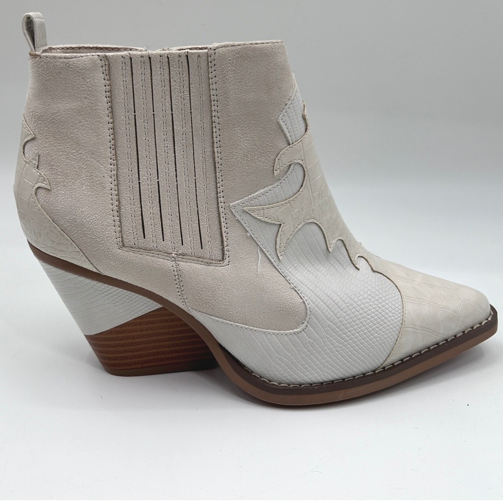 Cato White Western Cowboy Ankle Boots Size 11 Pointed Toe Cowgirl Booties NWOT
